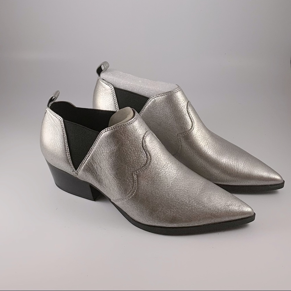 Nine West  Cahluz Western Bootie